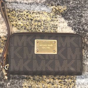 Michael Kors Wristlet